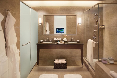 Trump International Hotel & Tower Chicago image 3